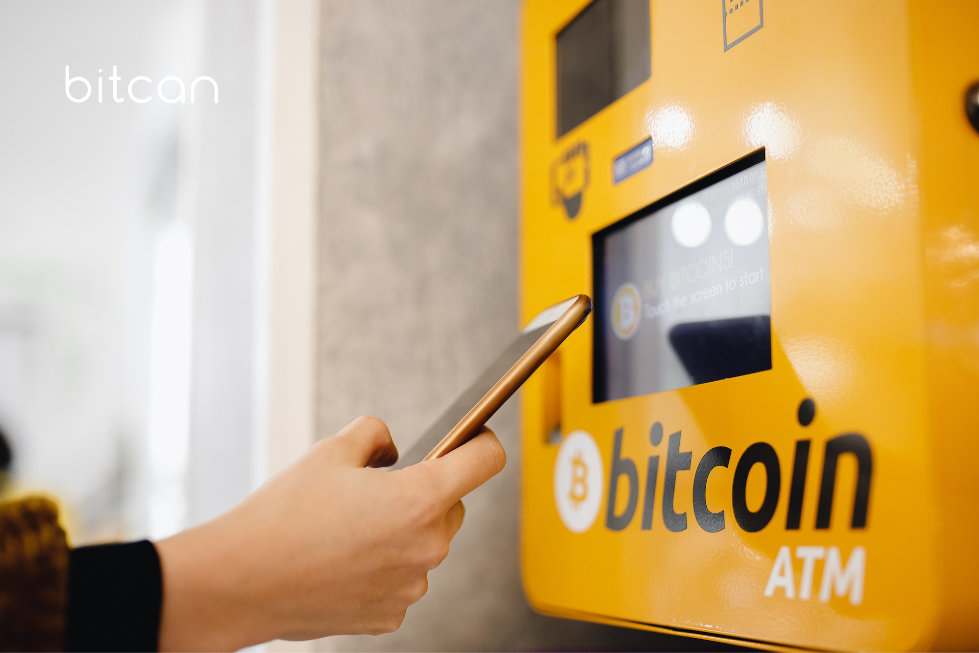 20 tysięcy nowych bitomatów w rok. Bitcoinowe bankomaty cieszą się coraz większą popularnością